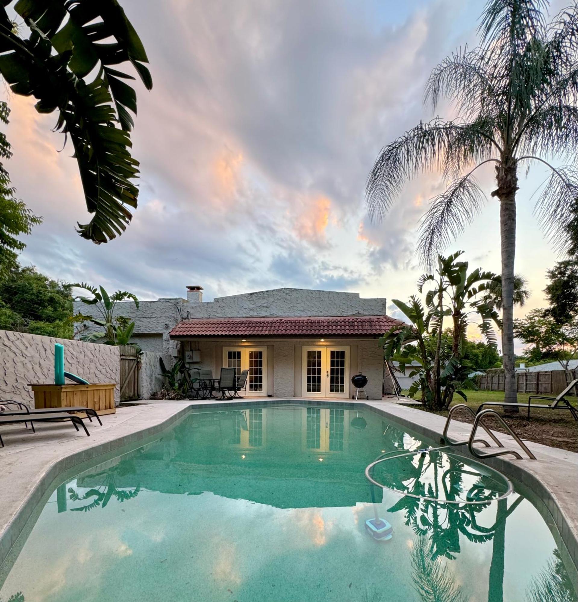Casa Antigua Villa Cocoa Exterior photo